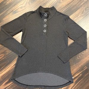 Merrill 1/4 snap pullover shirt. Size L (women). Hi-low hem.